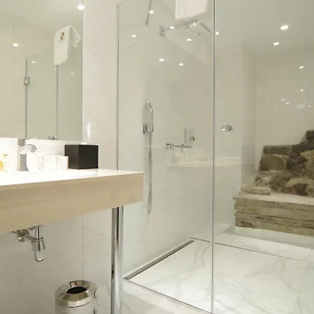 Regent Hotel 5*